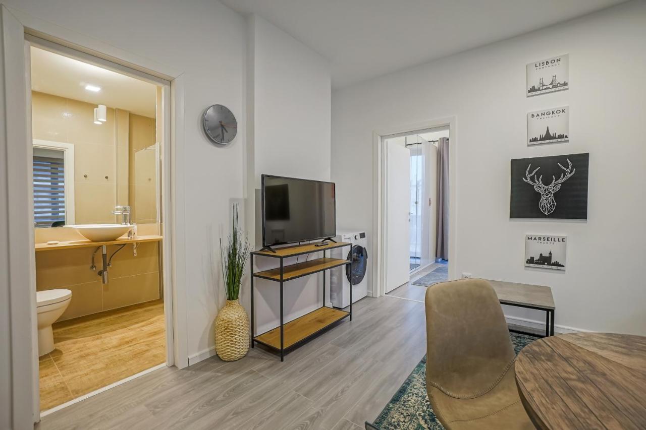 Bright Apartments Moments Away From Herastrau Park, Mall And Metro Bucarest Exterior foto