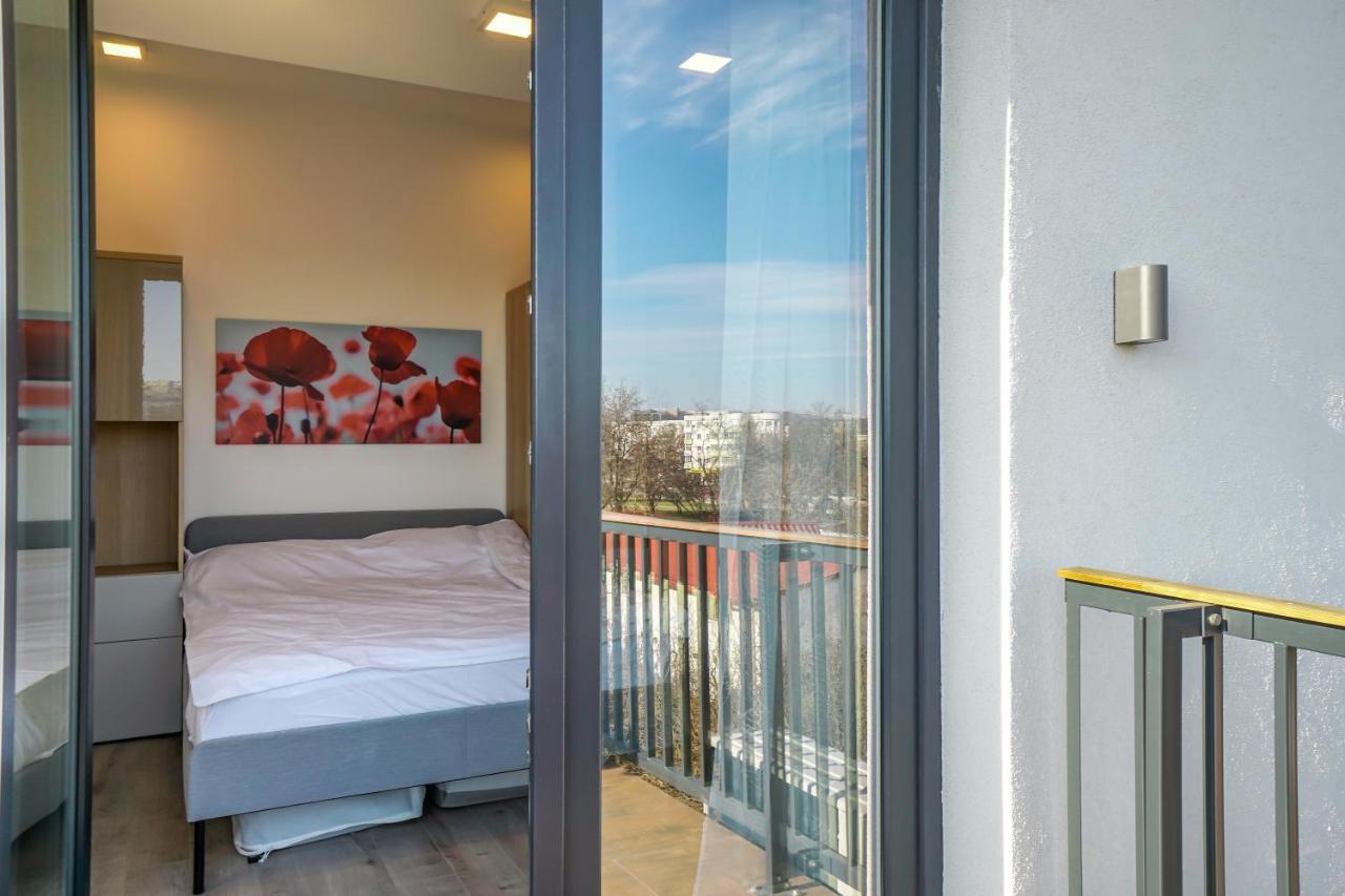 Bright Apartments Moments Away From Herastrau Park, Mall And Metro Bucarest Exterior foto