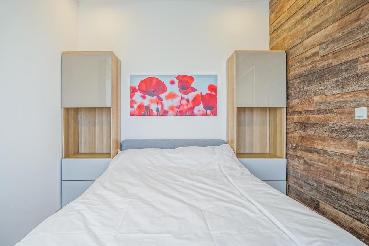 Bright Apartments Moments Away From Herastrau Park, Mall And Metro Bucarest Exterior foto