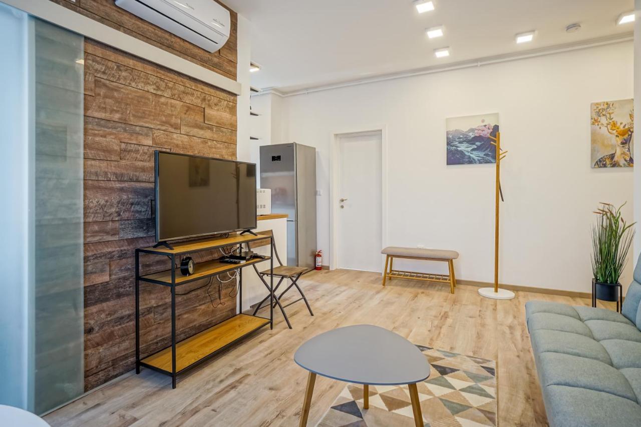 Bright Apartments Moments Away From Herastrau Park, Mall And Metro Bucarest Exterior foto