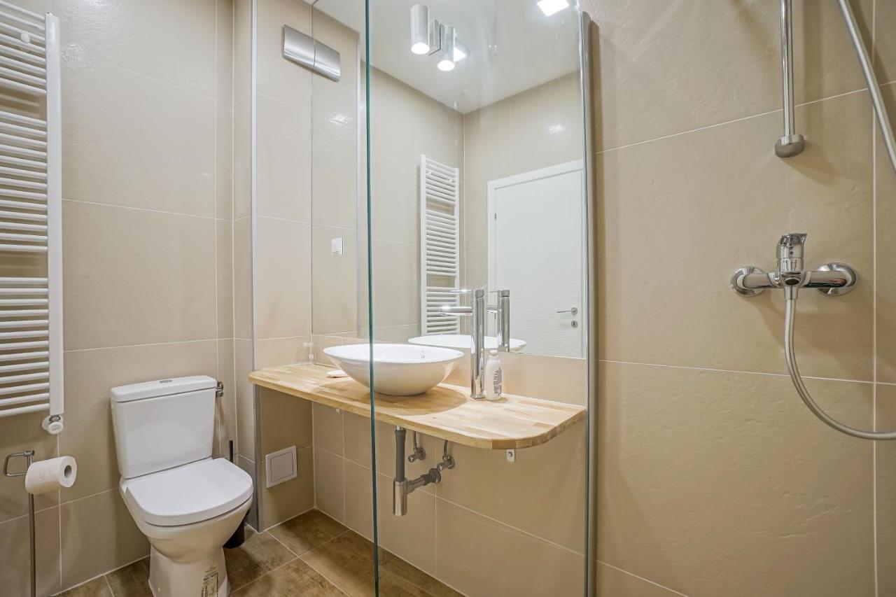 Bright Apartments Moments Away From Herastrau Park, Mall And Metro Bucarest Exterior foto